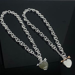 2023 T Dikke ketting Heart Arrow Series Ti Home Ketting Armbandsets Europa en Amerika Mannen Vrouwen met sleutelbeenketting Paar kettingen CYD23121905-5