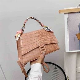 2023 Top Design Luxury Bags haute qualité Factory Store version simple épaule femmes Messenger Main foulard en soie petit carré