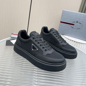 2023 Top designers Chaussures décontractées Qualité Hommes loisirs chaussures de sport en plein air classique frangé Net tissu parti respirant luxe papa chaussures