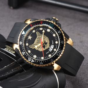 2023 Top Luxury Men's Watch Quartz Endurance Pro Avenger Chronograph 44mm Horloges Meerdere kleuren Rubber mannen Horloges Glazen polshorloges G002