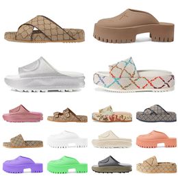 2023 top geprinte geborduurde beroemde schuif flats dikke bodem echte lederen feest bruiloft zomer sandalen le lathe flat hielplatforms slippers slippers