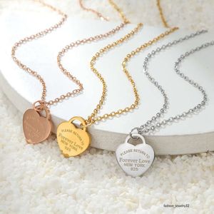 2023 Top Quality Simple Heart Love Pendant Colliers Femmes Designer Bijoux imprimés