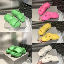 Zapatillas para mujer Paris Pool Slide Sandalias Sandalias de diseño de lujo Negro Verde Rosa Blanco Amarillo Moda Zapatos de playa de verano