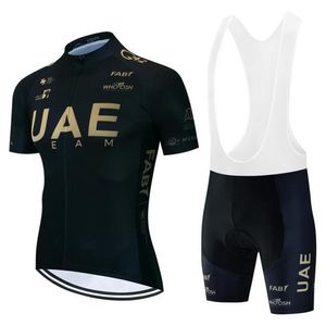 2023 Equipo de los Emiratos Árabes Unidos Ciclismo Mangas cortas Jersey Bib Shorts Conjuntos Mejor venta Anti-UV Ropa de bicicleta de verano Transpirable Bicicleta Deportes Uniforme ropa ciclismo Y23030606