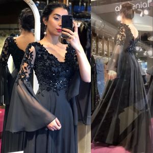 2023 Vintage A Line Wedding Jurken Gothic Black V Nek Chiffon Lange mouwen Lace Appliques Crystal Beads Sexy Open Achtervloer Lengte Eenvoudig strand Formele bruidsjurken