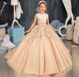 2023 Vintage Champagne Flower Girls 'Jurken Baby Infant Toddler Doop Doop Kleding Lace Ball Jurreny Dress Party Jurk Custom Made Puff Sleeve E0308