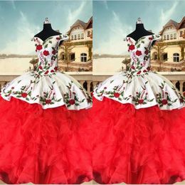 2023 Vintage Geborduurde Quinceanera Jurken Baljurk Uit De Schouder Ruches Organza Satijn Sweet 16 Meisjes Prom Pageant Dress282R