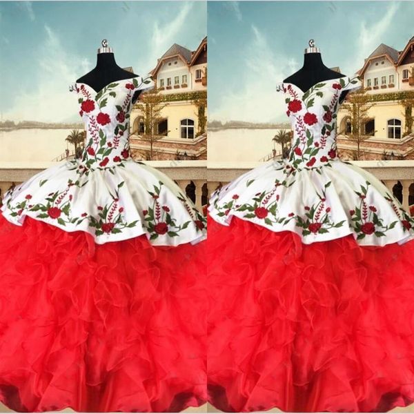 2023 robes de Quinceanera brodées Vintage robe de bal hors de l'épaule volants organza Satin doux 16 filles bal Pageant Dress334u