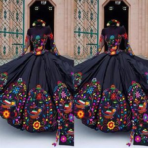 2023 Vintage Manches Longues Quinceanera Robes Style Mexicain Charro Hors Épaule Fleurs Brodé Satin À Lacets Robe De Bal De Bal S267o