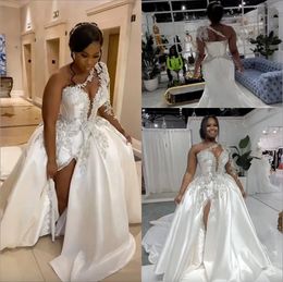 2023 blanc plus taille arabe aso ebi cristaux robe de mariée haute division scintillant fille noire une épaule sexy robes nuptiales en satin