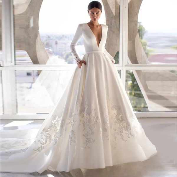 2023 Vestido de novia de satén blanco Tallas grandes Árabe Aso Ebi Cristales Vestido de novia Manga larga Chica negra brillante Vestidos de novia con cuello en v sexy Vestido de novia bohemio elegante