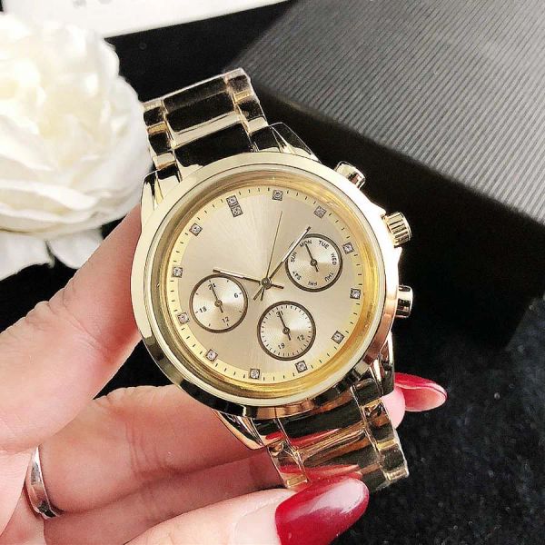 2023 Venta al por mayor Relojes de marca de moda Mujeres Hombres Estilo unisex Banda de acero de metal Reloj de pulsera de cuarzo Envío gratis orologi