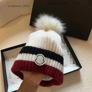 2023 Bonnet d'hiver Monclair Chapeau Femmes Hommes Designer Authentique Tricoté Surdimensionné Boule De Fourrure De Renard Site Officiel 1 Caps Haute Qualité B8US