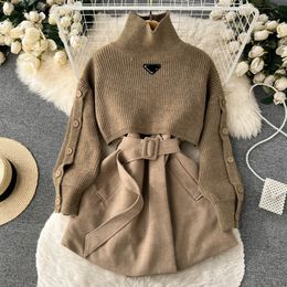 2023 Invierno suave estilo de moda tejido chaleco diseñador suéter temperamento vestido conjunto de primera clase de creación de marca principal de China