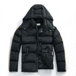 2023 Hiver Men's Down Jacket Designer Brand de luxe épaissi épaissie de veste chaude Fashion pour hommes Veste extérieure pour femmes M-3XL