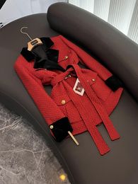 2023 Invierno Rojo Contraste Color Cinturón Tweed Blazers Manga larga Solapa con muescas Bolsillos dobles Doble botonadura Abrigos cálidos A3N026513