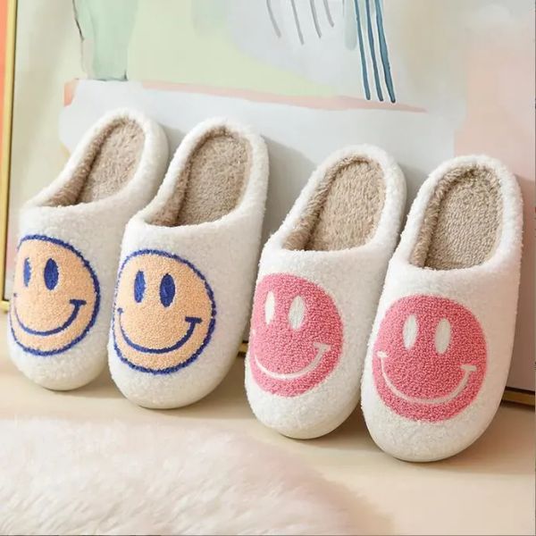 Pantoufles Smiley en fausse fourrure pour femmes, chaussures souples pour la maison, pour l'intérieur et l'extérieur, hiver 2023