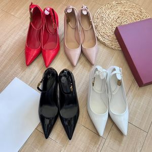 2023 Avec boîte chaussures habillées tan-go Talons hauts Escarpins en cuir verni Abricot Noir Rouge Blanc sandales de designer de luxe femmes mode fête mariage dames sandale Eur 35-39