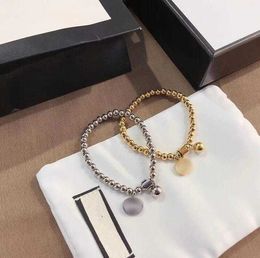 Bracelets avec pendentif en perles pour femmes, haute qualité, lettres classiques, mode simplicité, bijoux unisexes, cadeau du jour commémoratif, 2023