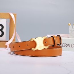 2023 Femmes Ceinture Designer Ceinture en cuir pour hommes noir et blanc Ceinture en cuir de couleur unie Boucle en or Tendance de la mode Jeans Jupe Décoration Largeur 2,5 cm