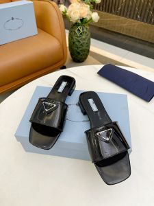 pantoufles en cuir transparent pour femmes de qualité supérieure de conception de luxe populaire sandales de mode maison et autres chaussures d'usine d'occasions