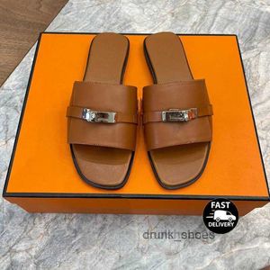 2023 Femmes Designer Pantoufle Diapositive Sandales D'été Marque Corium Chaussures Classique Plage p Casual Sandales Taille Femmes Femme À L'extérieur Pantoufle