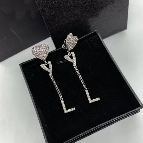 2023 Femmes Boucles D'oreilles Designers De Mode Cerceaux Bijoux Diamant Lettres Pendentif Luxurys Designer Amour Boucles D'oreilles Goujons 925 Argent