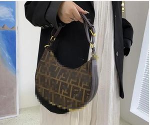 2023 Femmes Sac de luxe Sac de richesse classique sac crossbody Sac en métal un sac à dos avec carte et poche cachée petit sac à dos portable AA0BD0Q