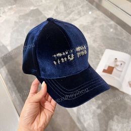 2023 mujeres miumius moda gorras de bola diseñador calle sombrero gorra versátil para mujer hombre sombreros clásico de alta calidad invierno / otoño sombrero de terciopelo A1