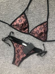 2023 Traje de baño para mujer F Traje de baño de diseñador sexy Conjunto de bikini sólido Textil Trajes de baño de cintura baja Ropa de playa Traje de baño para mujeres Sexy Una pieza 0KL8