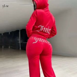 2023 Femmes Survêtement Femmes Deux Pièces Pantalon Velours Juicy Survêtement Femmes Coutoure Ensemble Survêtement Couture Juciy Coture Sweatsuits Juicy Couiure Tops 7318