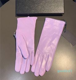 2023 Femmes hiver mitaines en cuir chaud avec de la mode de poche Handschuhe femme gant cinq doigts cachets mitts tactile écran01555841