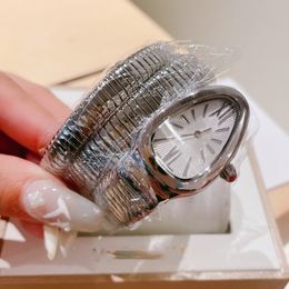 2023 dameskwarts mode 32 mm roestvrijstalen gouden wachtplaat waterdichte persoonlijkheid meisje slang diamant moissaniet skelet horloges