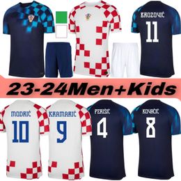 WK 2023 Kroatië Voetbalshirt 22/23/24 Thuis 10 Modric 7 BREKALO #11 BROZOVIC #4 PERISIC Shirt Uit #9 KRAMARIC #18 REBIC #17MANDZUKIC nationaal team voetbal Uniform