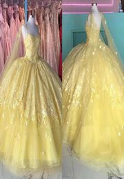 2023 Robes de Quinceanera en dentelle jaune avec capuchon en tulle perles spaghetti sans bretelles à lacets robes de bal robe formelle douce 15 165833347