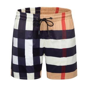 2023B Inicio Pantalones cortos a cuadros Verano de los hombres Nuevo TB Pantalones medianos Moda Marea Marca Pantalones de playa Deportes delgados Casual Pantalones de cinco cuartos M-XXXXL