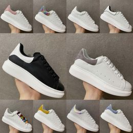 2023Chaussures décontractées Chaussures de Espadrilles Baskets surdimensionnées Femmes Cuir Lacets Plate-forme de mode Blanc Noir Hommes Baskets de luxe en daim velours