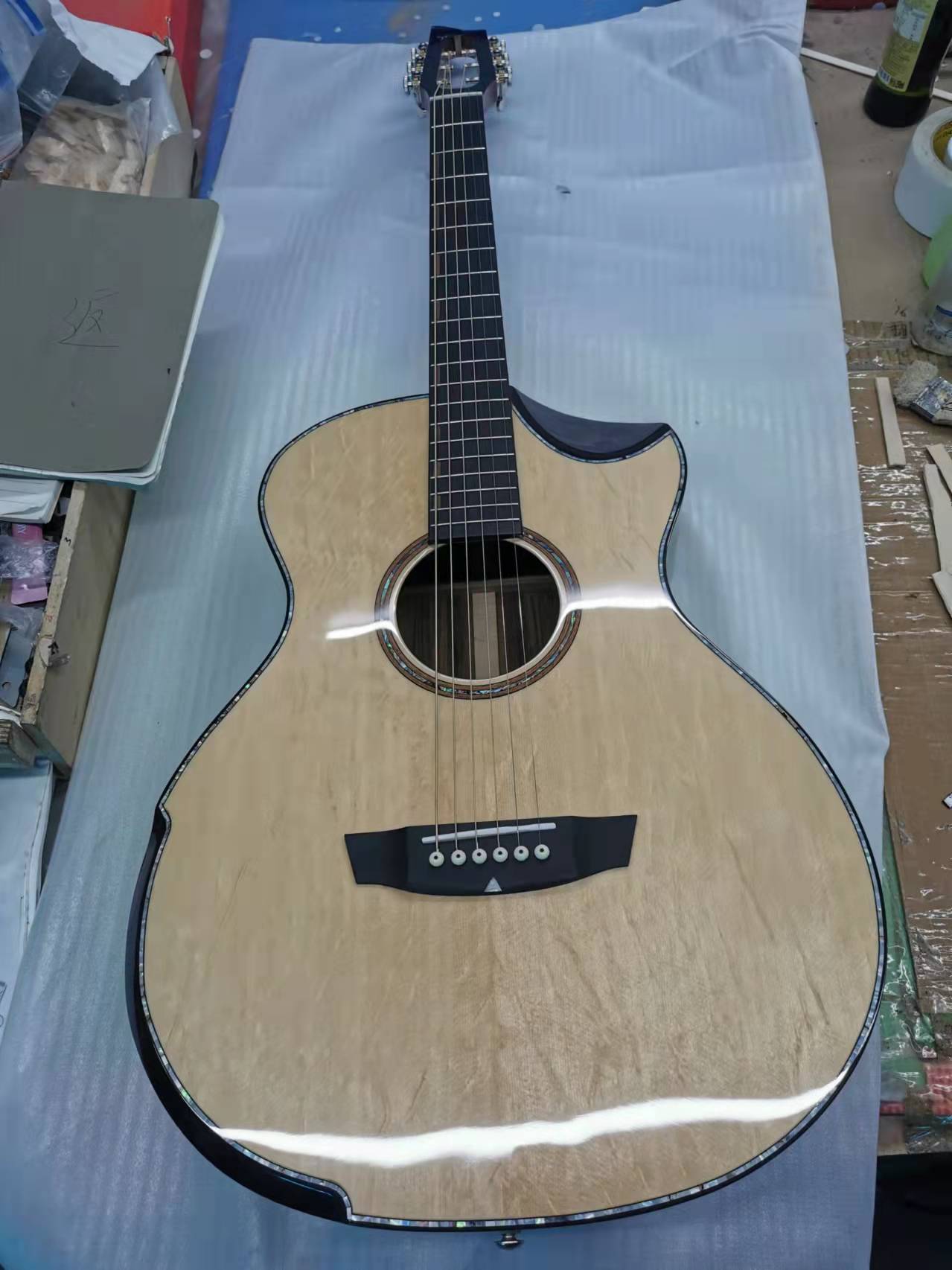 2023Custom electric guitar .Fingerplay instrument 40 "GA half missing Angle all solid wood black refers to acoustic acoustic guitar