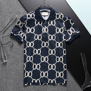 2023 Diseñador para hombre Polos básicos de negocios Camiseta de moda de la marca de Francia Camisetas para hombres Brazaletes bordados Insignias de letras Camisa de polo pantalones cortos