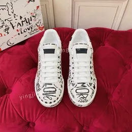 2023Designer schoenen Fashion Women Sneakers Panda Scarpe Damesheren Trainer Olive Dunks White Black Triple Pink Skate