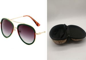 2023 Gafas de sol de diseñador Hombres Anteojos Sombras al aire libre Marco de PC Moda Clásico Señora Gafas de sol Espejos para mujeres G0106
