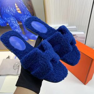 2023 Fashion Lamb Wol Herfst en winter Nieuwe snoepkleur Fashion Lamb Wol Flat Fur Mop Vrouwelijke Casual Wear Flip-Flops