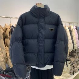 2023Sweater met lange mouwen Designer bovenkleding winterjas voor dames Herfst korte damesjas, verdikte en vergrote katoenen jas Wind- en waterdichte jas