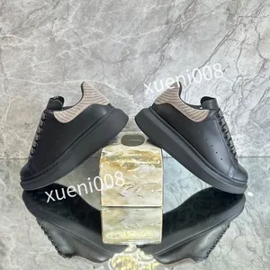 2023New designer Casual witte schoenen Sneakers Casual schoenen Sneakers damesplatform schoenen zwarte luxe fluweel suède dames