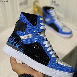 2023New hoge buis Genune lederen glitter laarzen cowhide paar dikke bodem vrouwen mannen schoenen strass metalen schedel nnkle laarzen hm05440