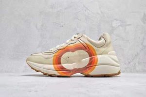 2023S Groothandel van topkwaliteit verhoogde casual schoenen zware sport Milan Runway mode damesschoen plat aardbei rattenpatroon