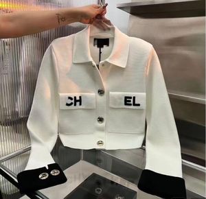 2023SS Designer Vestes pour femmes Top Quality Polo Pocle de coffre Slim Fit Blanc Broderie Métal imprimé Boucle en tricot