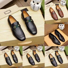 2023ss Designers Chaussures habillées Chaussures en cuir pour hommes Chaussures plates de mariage Chaussures de mode Mocassins Baskets