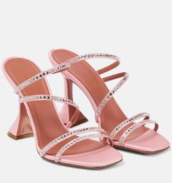 2023ss luxe amina muaddi Naima sandalen schoenen vrouwen kristallen verfraaide rek satijn satijn martini hiel feestjurk bruiloft dame sandalias eu35-42, met doos