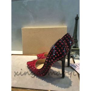 2023ss Luxurys Sandales pour femmes Designer Chaussures à talons hauts Marque Boucle en métal Talon fin Bout pointu Noir Nude Rouge Chaussures de mariage